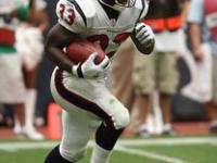 青年才俊入选了著名球队，他将有机会展现才华